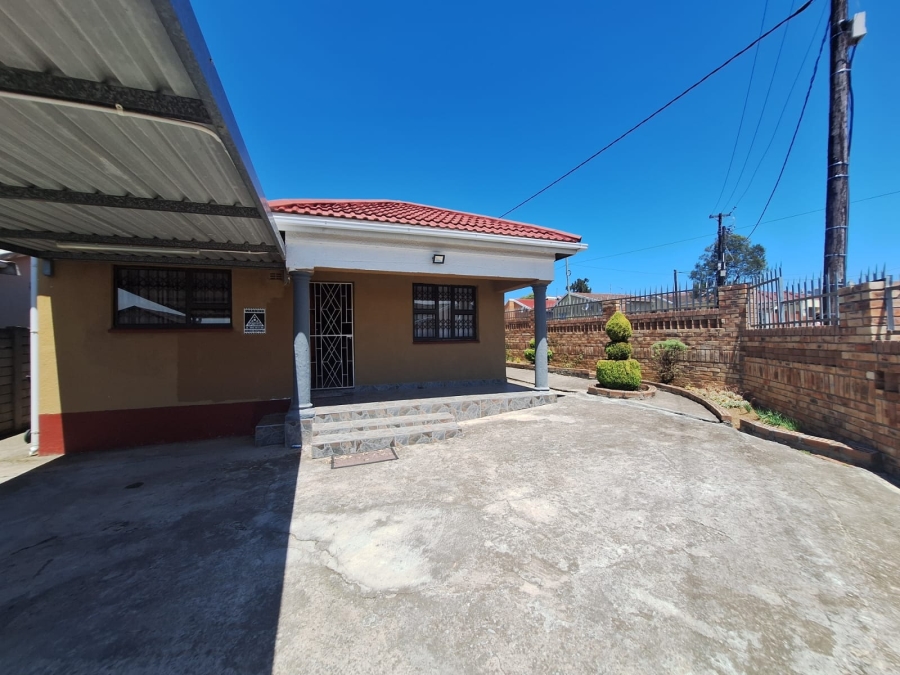 2 Bedroom Property for Sale in Zwelitsha Zone 1 Eastern Cape
